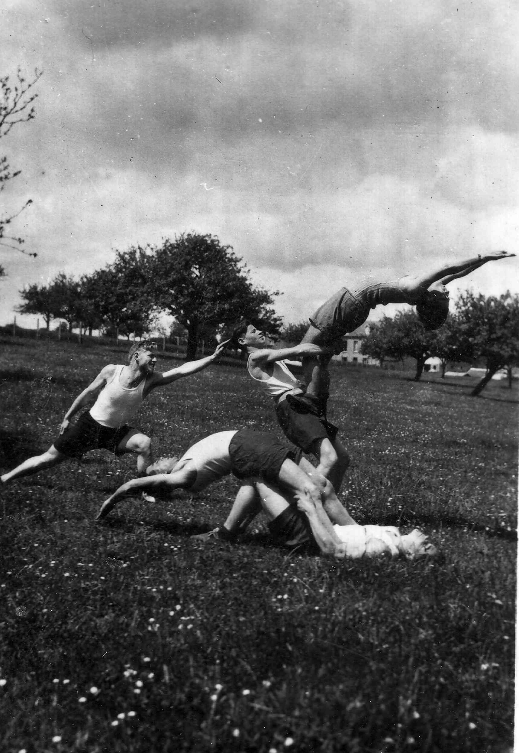 Exhibition de gym pour la Ste Jeanne d'Arc