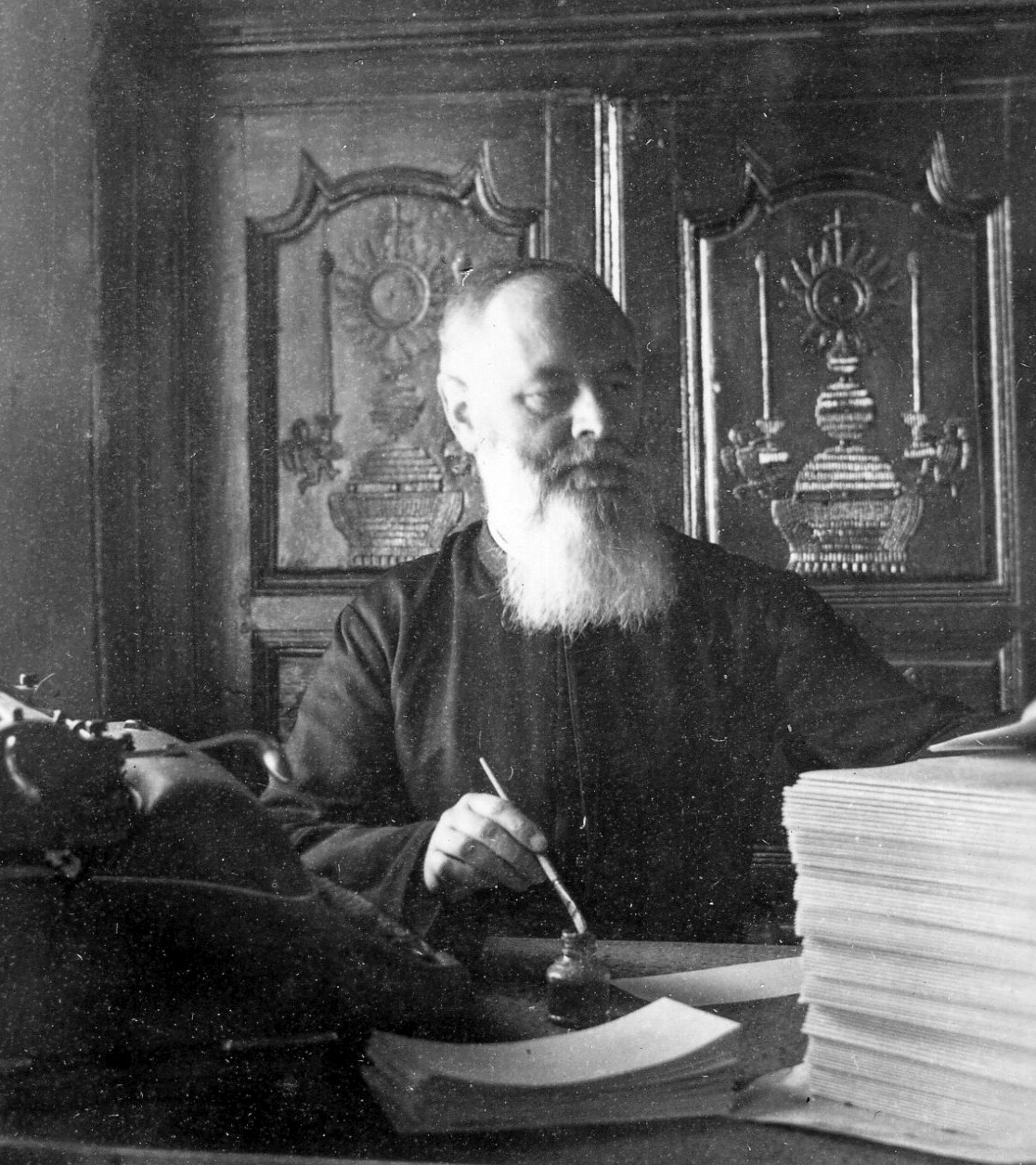 Le Père Le Moal artisan du Bulletin !